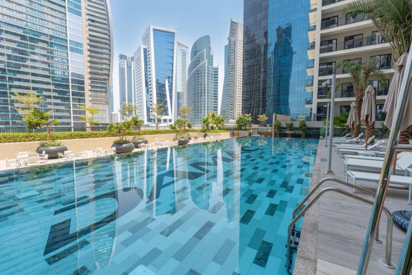 Apartment Keyrock Living - Elegant Escape At Zada Tower