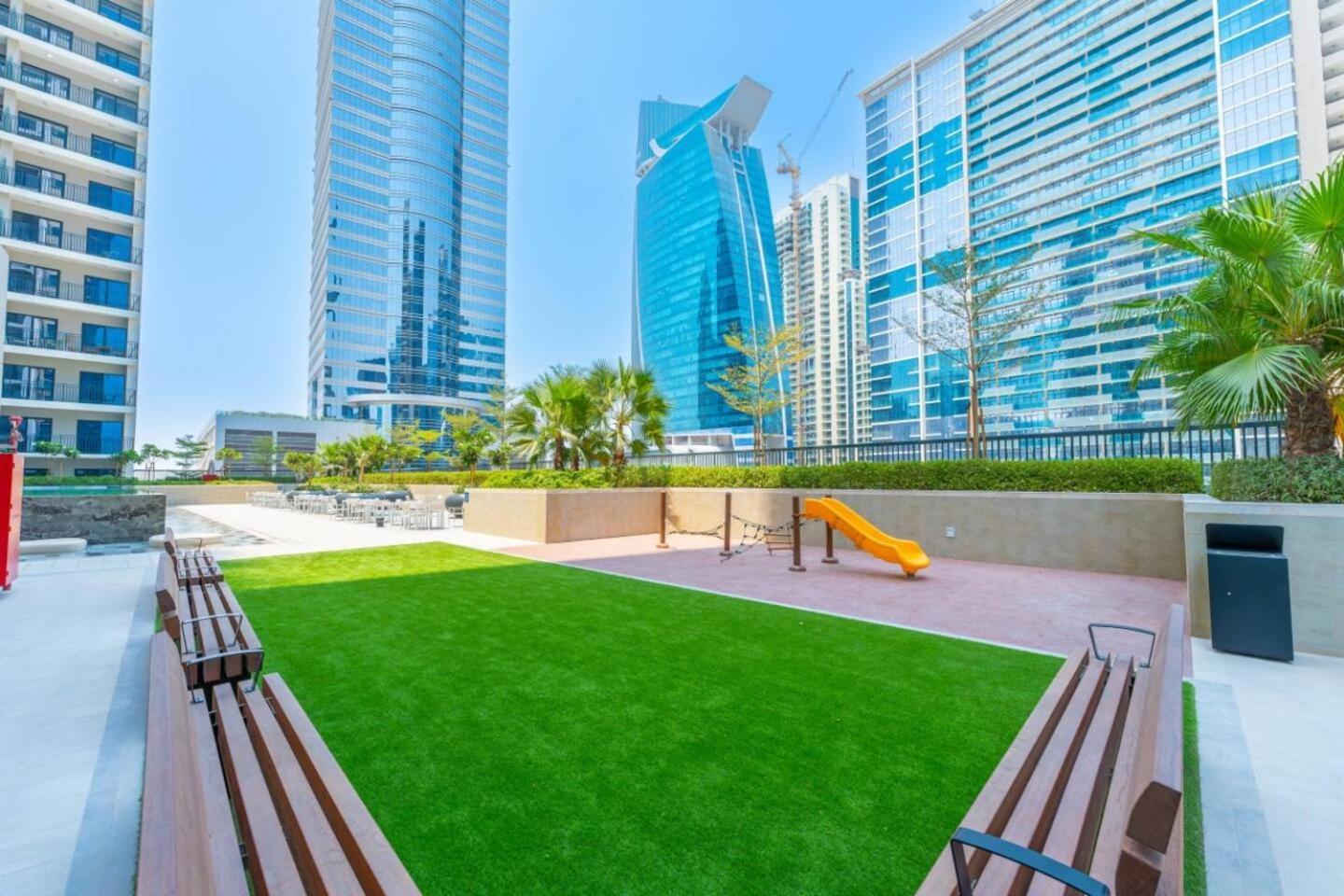 Apartment Keyrock Living - Elegant Escape At Zada Tower Dubai
